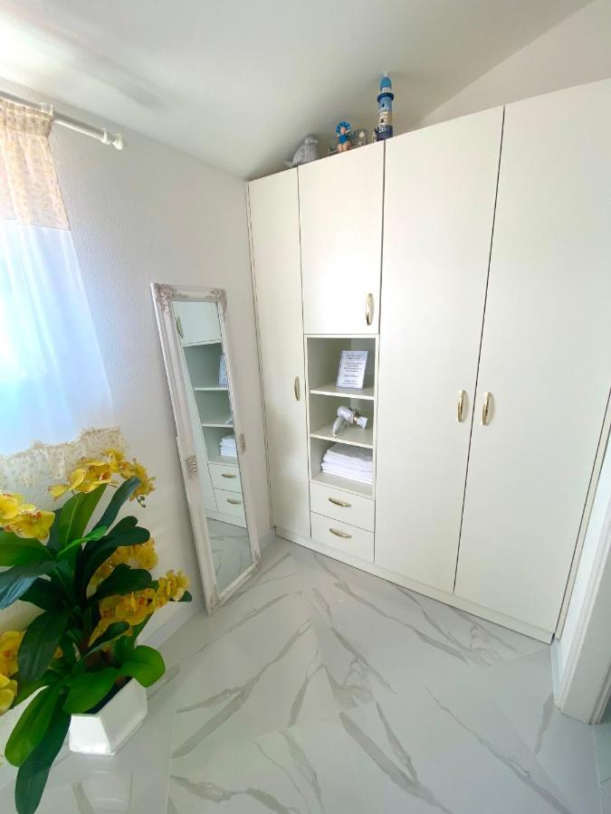 Apartments And Rooms Katarina Živogošće Eksteriør billede